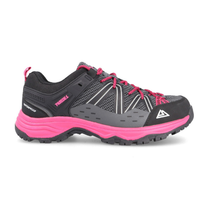 Versatile and comfortable women's trekking shoes